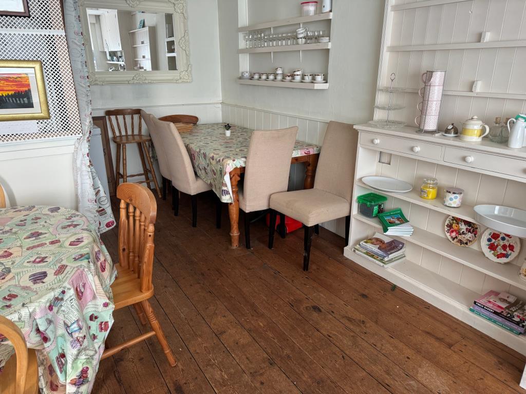 Lot: 73 - HIGH STREET COMMERCIAL INVESTMENT - Second tea-room